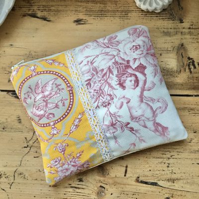 Lot De 2 Trousses Vintage En Dentelle Et Toile De Jouy - Style Ancien, Doublure Coton, Occasion